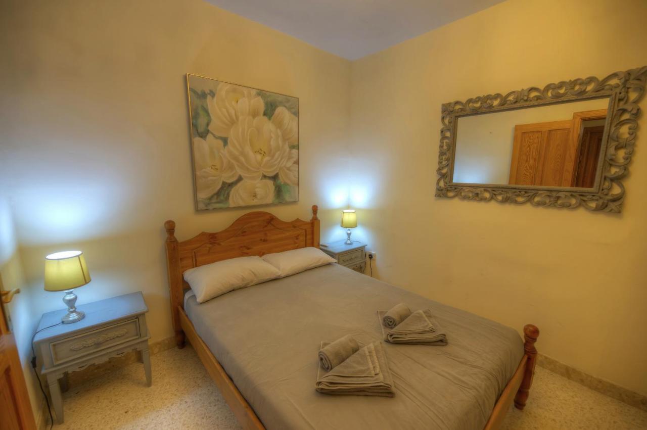 Large And Bright In The Centre Goslm-2 Apartment *