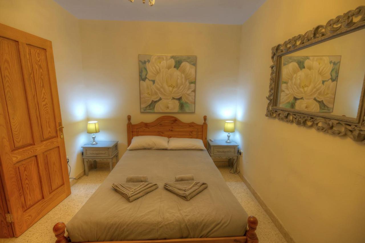 Large And Bright In The Centre Goslm-2 Apartment *