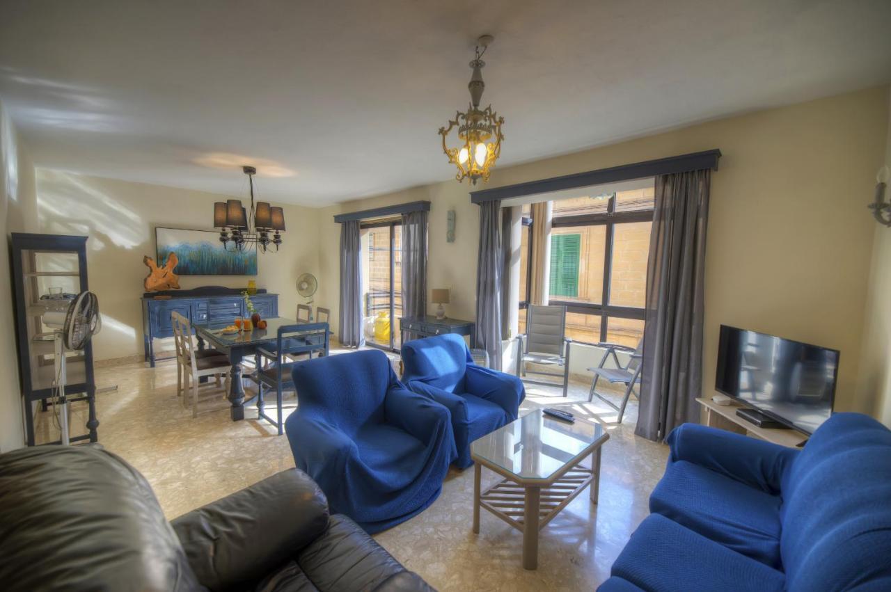 Large And Bright In The Centre Goslm-2 Apartment